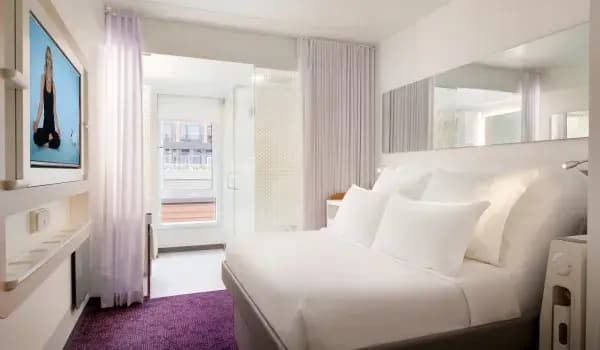 Yotel Boston Seaport room